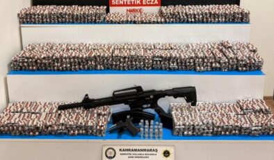 Kahramanmaraş’ta narkotik darbesi: On binlerce zehirli hap ve silah ele geçirildi!