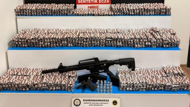 Kahramanmaraş’ta narkotik darbesi: On binlerce zehirli hap ve silah ele geçirildi!