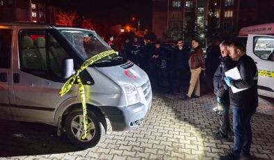 Kanlı pusu! Minibüsünü park ederken kurşunların hedefi oldu