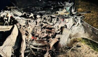 Kaymakamın içerisinde bulunduğu makam aracı kaza yaptı: 1 ölü, 2 yaralı