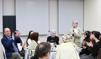 Kumrulu gençler İstanbul’da gönül sofrasında buluştu