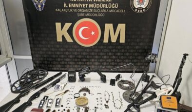 Kütahya’da tarihi eser avcılarına darbe: Şebekenin hazinesi deşifre edildi!