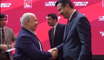 Mahmut Arıkan’dan Esenyurt’a Türkiye Üçüncülüğü Ödülü: Ekrem Özkan’a Büyük Takdir