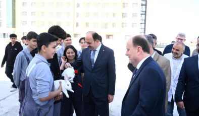 Milletvekili Baykan ve Başkan Altay’dan öğrencilere sürpriz ziyaret