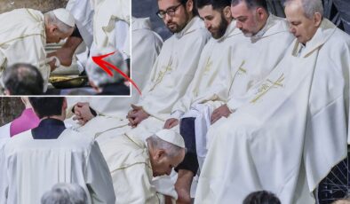 Papa Leo, 12 rahibin ayaklarını yıkadı, kuruladı ve öptü