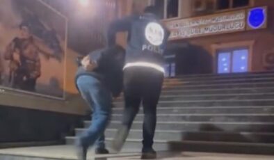 Polis yeleğiyle yayın yapan şüpheli yakalandı