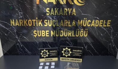 Sakarya’da narkotik darbesi: Satışa hazır kokainle yakalanan zehir taciri tutuklandı!