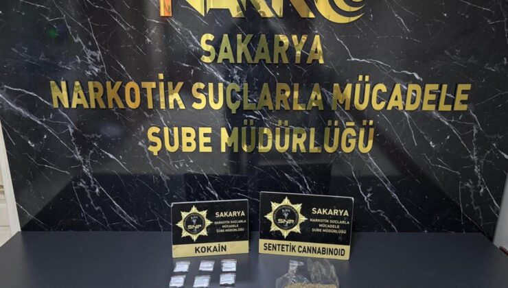 Sakarya’da narkotik darbesi: Satışa hazır kokainle yakalanan zehir taciri tutuklandı!
