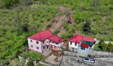 Trabzon’da heyelan: Bir evde hasar oluştu, bir ev tahliye edildi