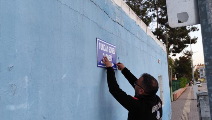 Tuncay Sonel’in adının verildiği cadde tabelası söküldü!