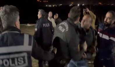 Tunceli Adliyesi önünde bekleyen Gülistan Doku’nun ailesi ile şüpheli yakınları arasında arbede