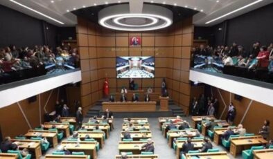 Üsküdar Belediye Meclisi’nde skandal: Vatandaşlar meclis salonundan atılmak istendi