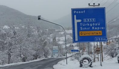 Yoğun kar: Ilgar Geçidi ulaşıma kapandı