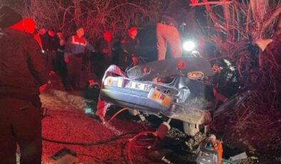 Yol kenarındaki ağaca çarptı: 2 ölü!