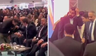 AK Parti İl Başkanı sahneye çağrılırken anons krizi! Bakan Yardımcısı, anında müdahale etti