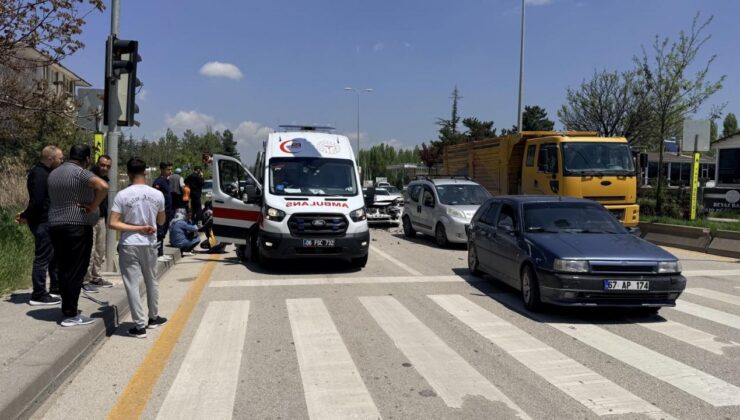 Ankara’da 3 araçlık zincirleme kaza!