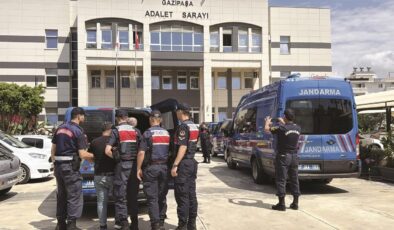 Antalya’da usulsüz reçete operasyonu: 3 eczacı ve 1 kalfa tutuklandı