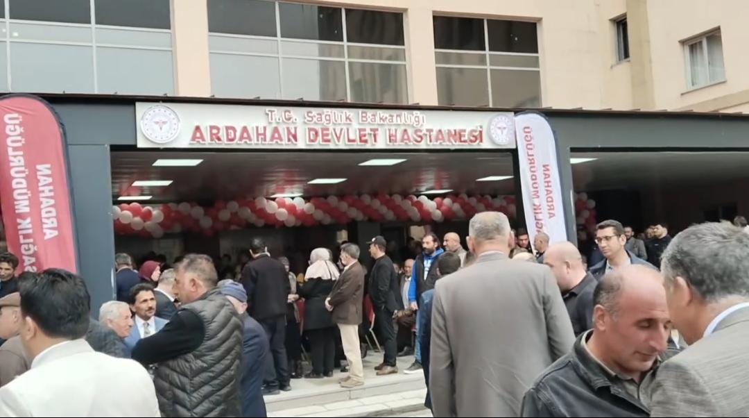 Ardahan’da “Tarihi Açılış” Fiyaskosu: Yıllardır Beklenen Anjiyo Ünitesinin Açılışında Protokol Asansörde Mahsur Kaldı
