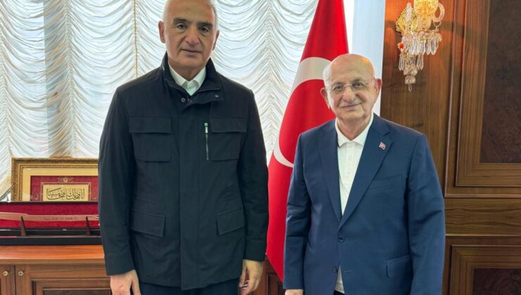 Bakan Ersoy’dan İsmail Kahraman’a anlamlı ziyaret
