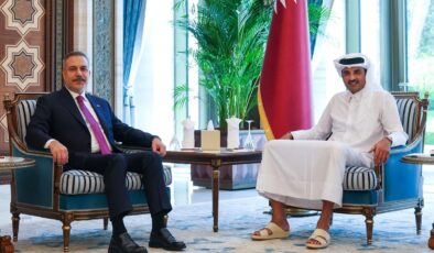 Bakan Fidan Doha’da Katar Emiri ile görüştü
