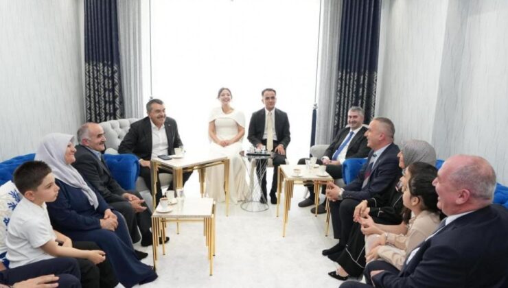 Bakan Tekin nişan törenine katıldı