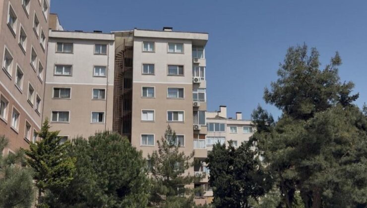 Boşanma aşamasındaki eşini 10 kez bıçakladı