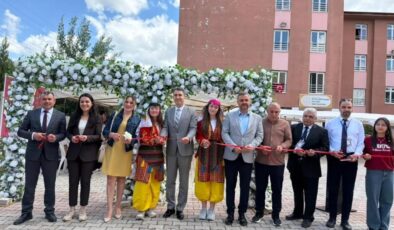 Bucak Adem Tolunay Fen Lisesi’nde TÜBİTAK Bilim Fuarı açıldı