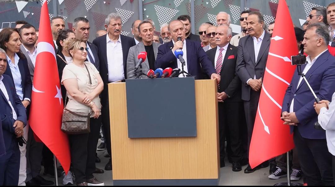 CHP İSTANBUL İL BAŞKANLIĞI’NDA BAYRAMLAŞMA: GÜRSEL TEKİN’DEN BİRLİK VE BERABERLİK MESAJI