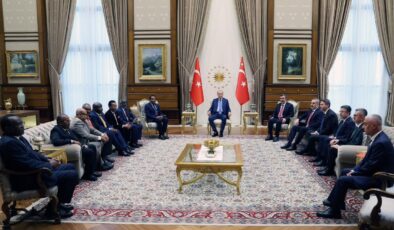 Cumhurbaşkanı Erdoğan, Sudan Başbakanı Kamil İdris’i kabul etti!