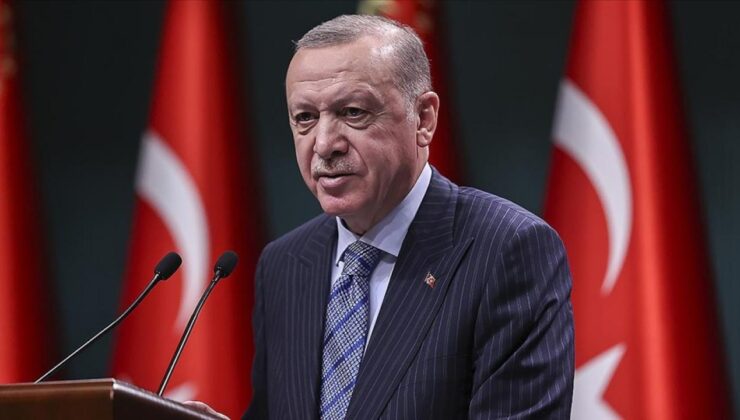 Cumhurbaşkanı Erdoğan, vefatının 43. yılında Necip Fazıl Kısakürek’i andı
