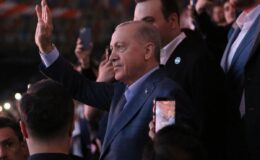 Cumhurbaşkanı Erdoğan’dan gençlere: Sizi kirli emelleri için kullanmak isteyenlere müsaade etmeyin
