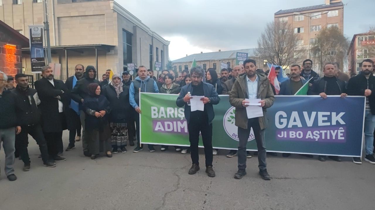 DEM Parti Ardahan’dan “Barış İçin Adım At” Yürüyüşü