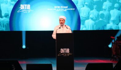 Diyanet İşleri Başkanı Arpaguş Paris’te DİTİB Zirvesi’ne katıldı
