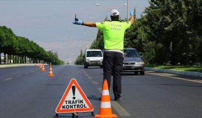 ‘Dur’ ihtarına uymayan alkollü sürücüye 390 bin lira ceza kesildi