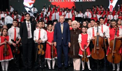 Erdoğan, Cumhurbaşkanlığı Çocuk Orkestrası ve Korosu Konseri’ne katıldı