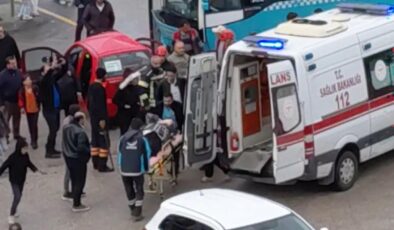 Erzurum’da halk otobüsü ile otomobil çarpıştı: Yaralılar var