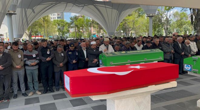 Gazi polis memuru Mehmet Emrullah Kaya Kayseri’de son yolculuğuna uğurlandı