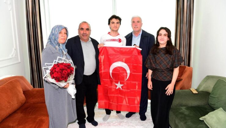 Gençlerin bayrak sevgisi CİMER’e yansıdı