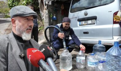 Görüntü İstanbul’un göbeğinden: 4 gündür su yok, bidonlarla kuyruğa girdiler