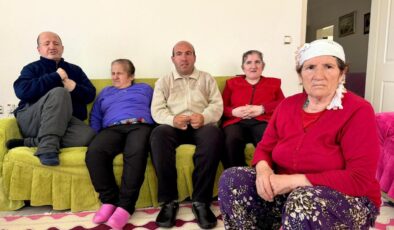 Hani anne, 50 yıldır engelli 4 çocuğuna bakıyor
