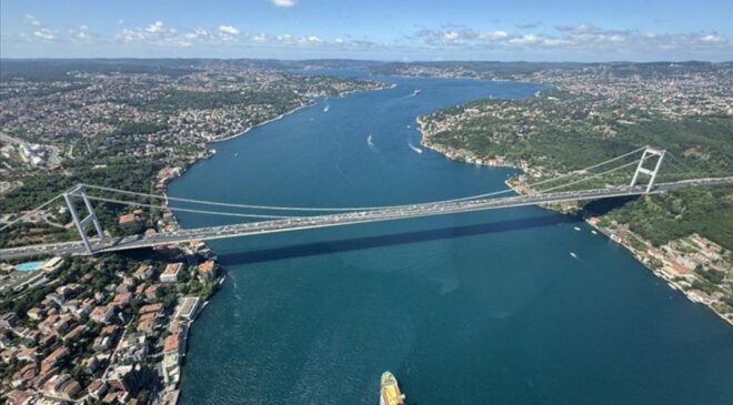İstanbul Boğazı gemi trafiğine kapatıldı