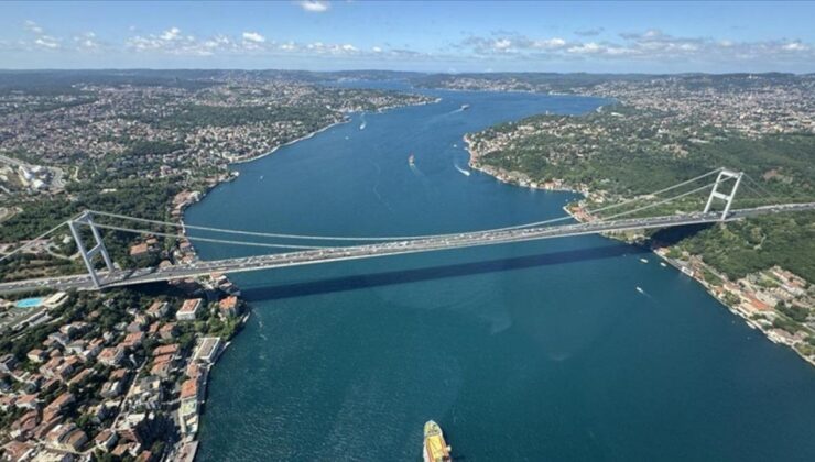 İstanbul Boğazı gemi trafiğine kapatıldı