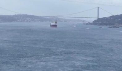 İstanbul Boğazı’nda gemi arızası! Çift yönlü trafik durduruldu