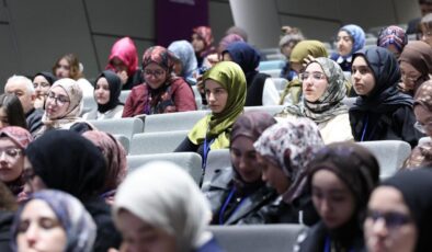 İstanbul’da gençler küresel sömürgeciliği ve emperyalizmi masaya yatırdı