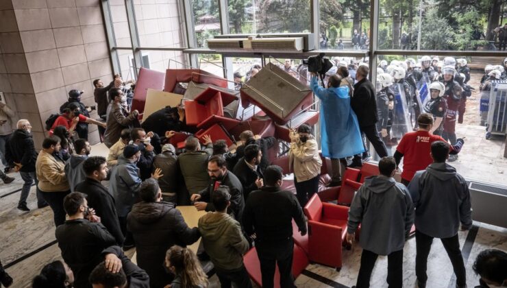 İstanbul’da menteşe üretimi yapılan fabrikada yangın