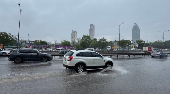 İstanbul’un bazı bölgelerinde sağanak etkili oldu