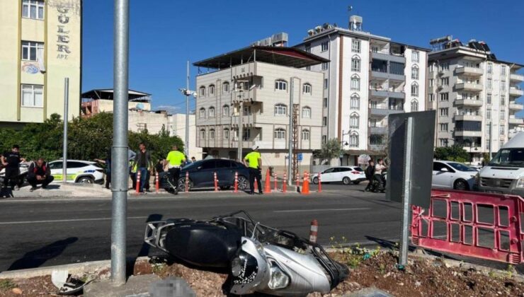 Kamyonet ile motosiklet çarpıştı: 3 yaralı