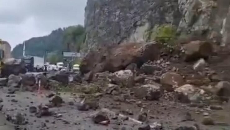 Karadeniz Sahil Yolu’nda heyelan! Ulaşıma kapandı