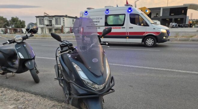 Motosiklet otomobile çarptı: 2 yaralı