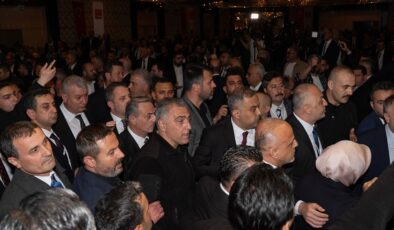 Olaylı Türkiye Belediyeler Birliği seçiminde oy kullanımı başladı